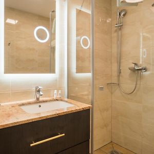 Habitación Estándar con 2 Camas Individuales